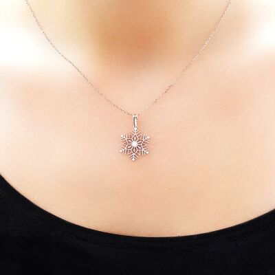 14K Gold Elegant Snowflake Necklace - 3