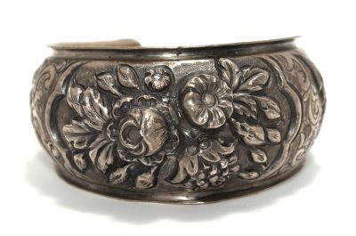 24 K Gold & Silver Flower Patterned Inlay Bangle, Black