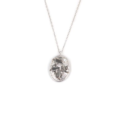 4 Leaf With Backround Pattern Necklace White Black Color - White Stones - 2
