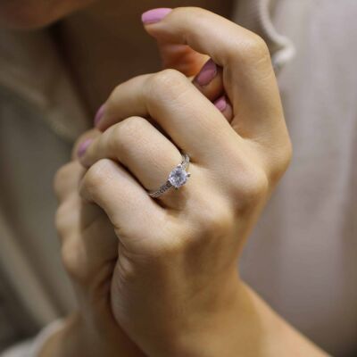 925 Ayar Gümüş 1,35 ct Görünümlü Tektaş Yüzük - 1