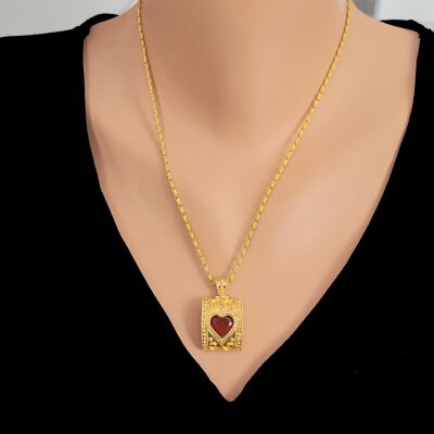 Malabadi Pendant with Heart Shape Stone - 2